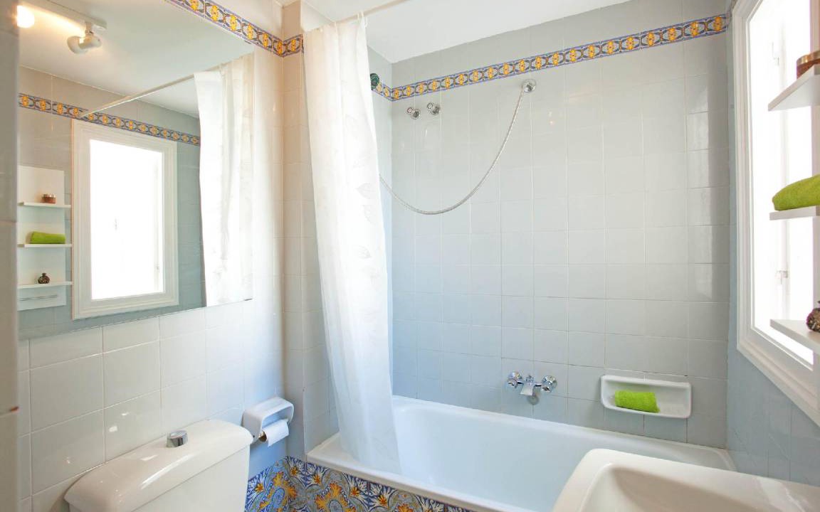 Photo of Bathroom in New Golden Mile