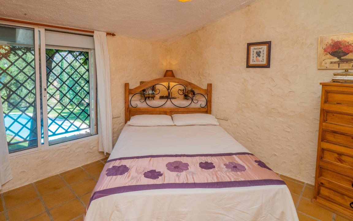 Photo of Bedroom in Coin