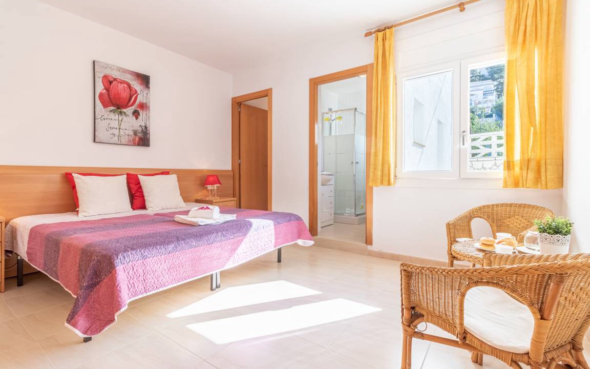 Photo of Bedroom in Roses Town Center