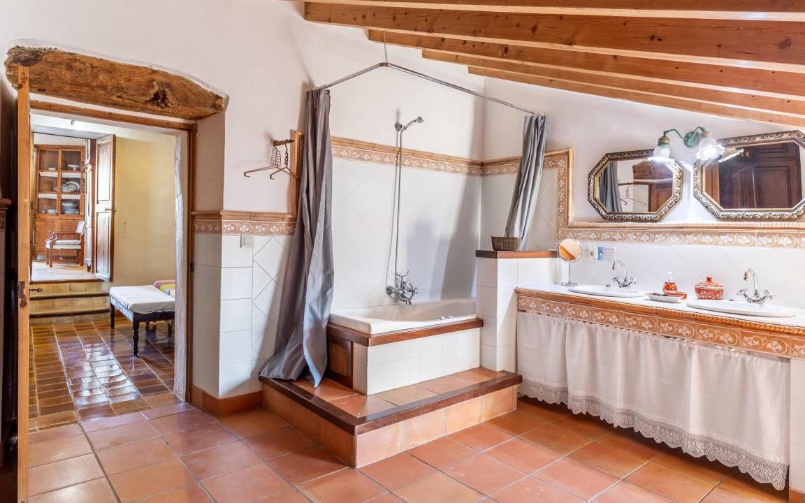 Photo of Bathroom in Montuiri