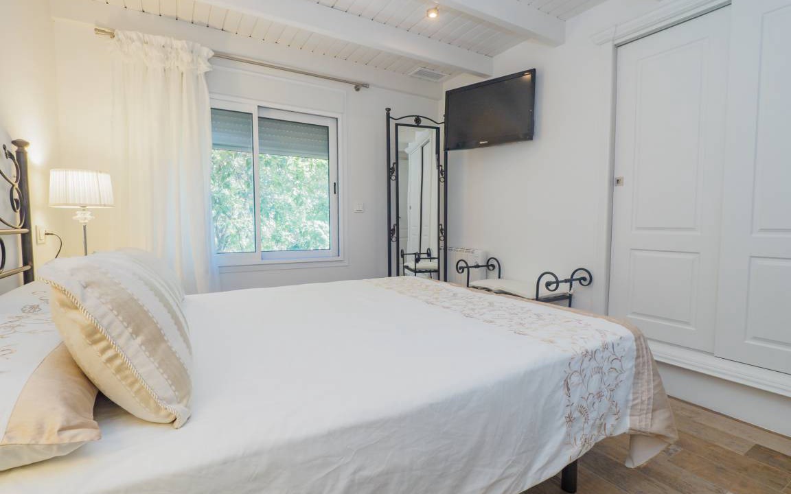Photo of Bedroom in Coin