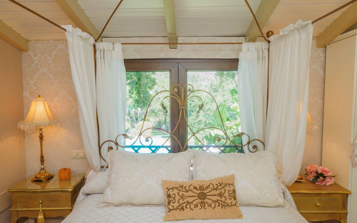 Photo of Bedroom in Coin