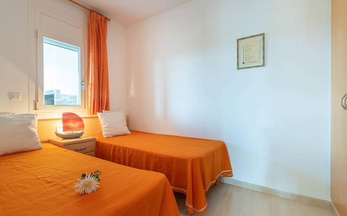 Photo of Bedroom in Roses Town Center