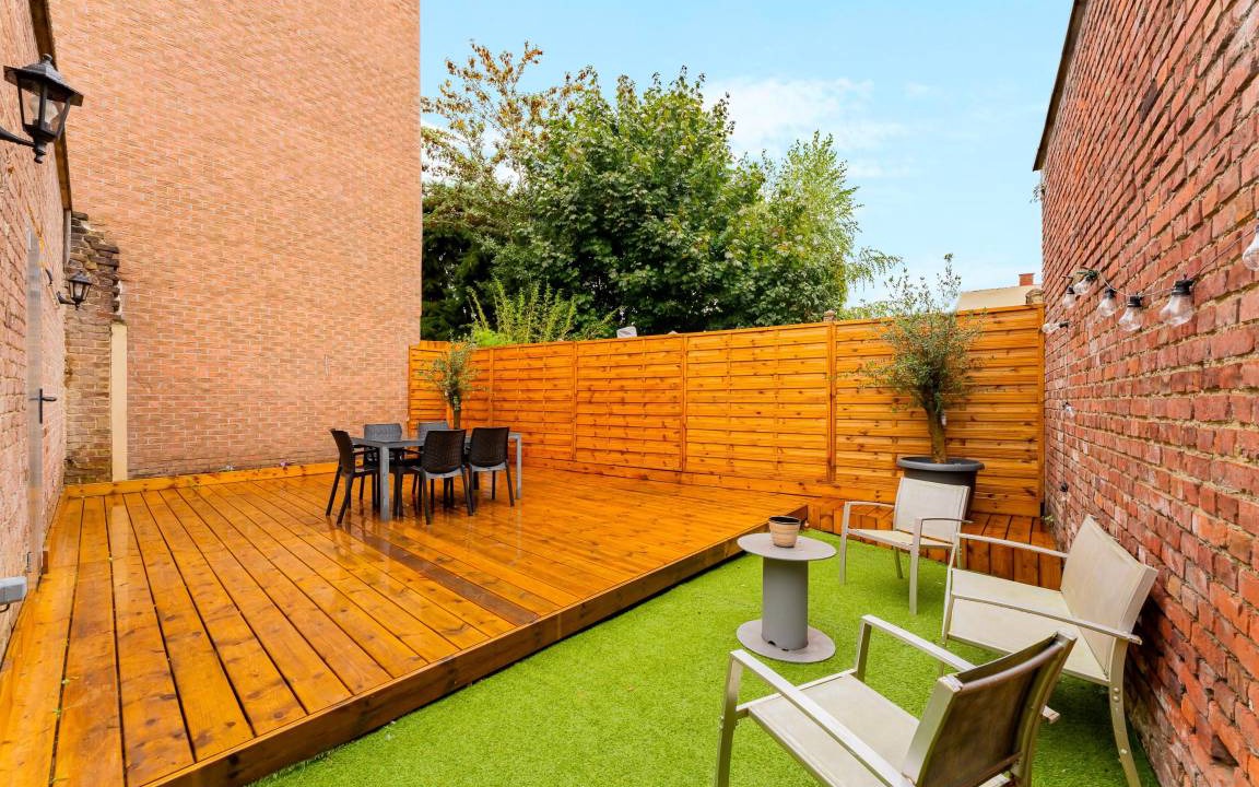 Photo of Patio Balcony in Lens