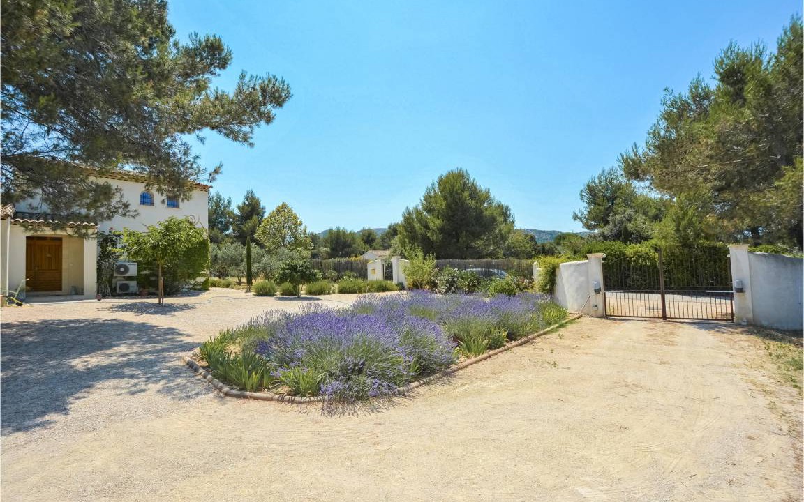 Photo of Others in Eygalieres