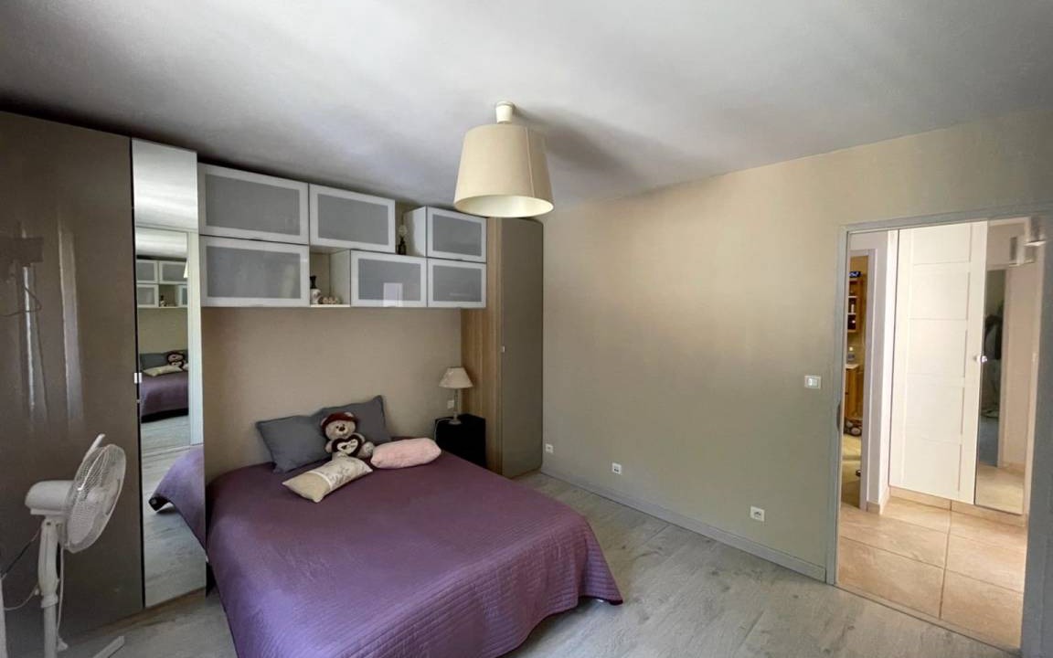 Photo of Bedroom in Lambesc