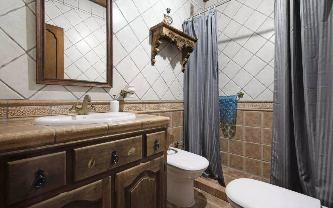 Photo of Bathroom in Alcala