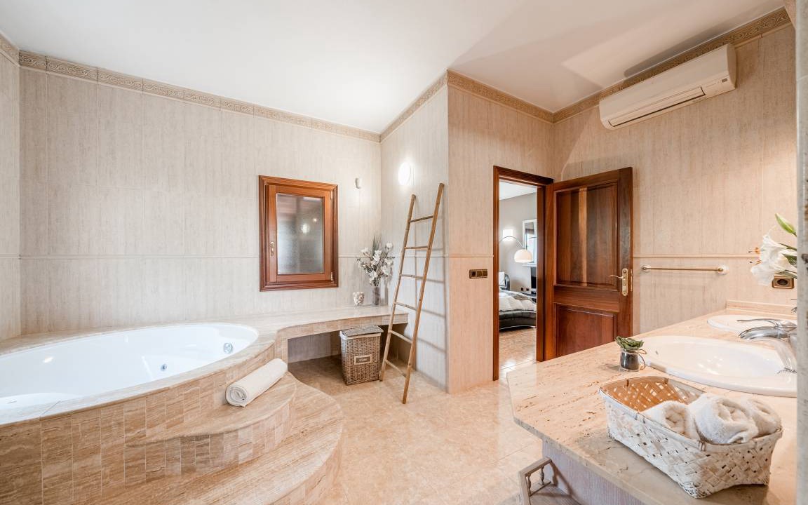 Photo of Bathroom in Crestatx