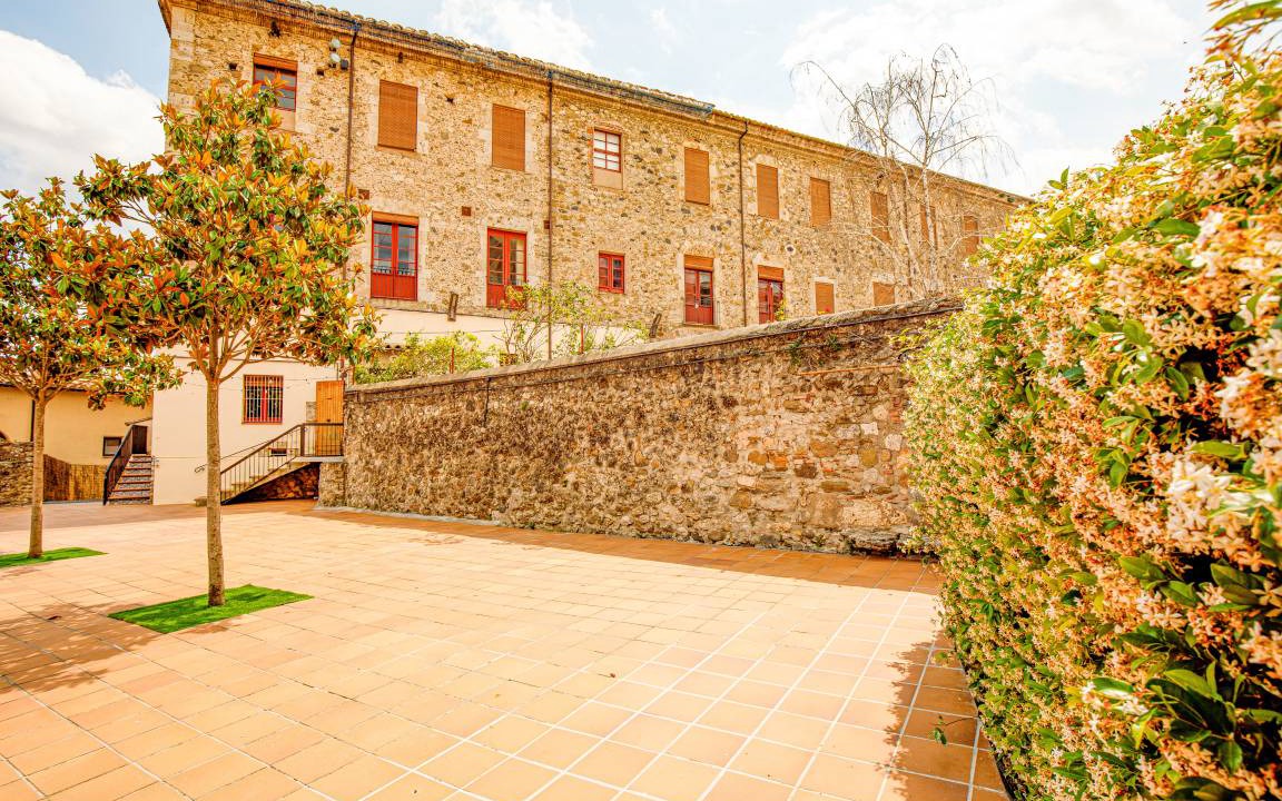 Photo of Buildings in Besalu