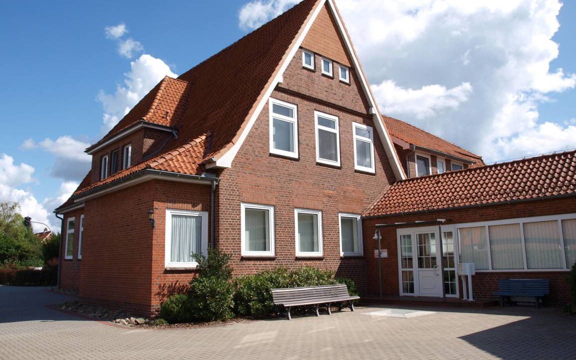 Photo of Others in Hollern