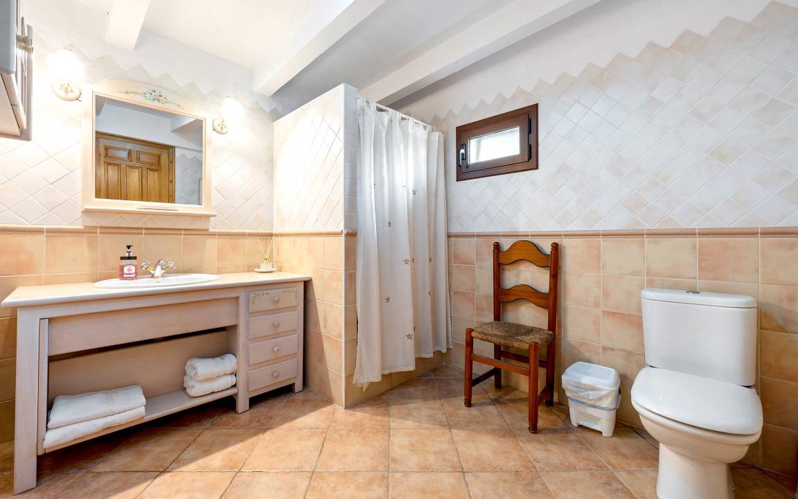 Photo of Bathroom in Botarell