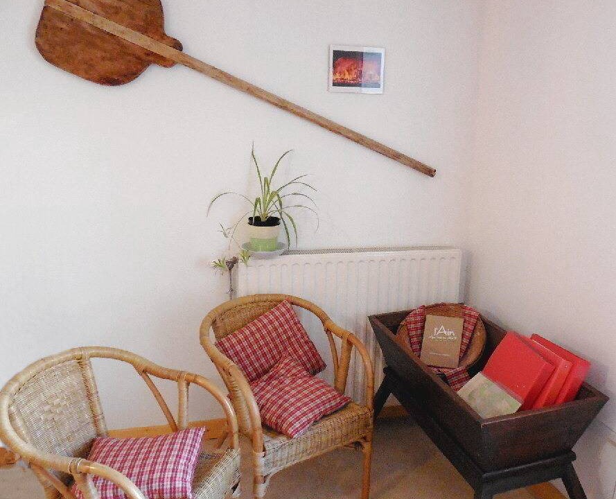 Photo of Livingroom in Boyeux-Saint-Jerome