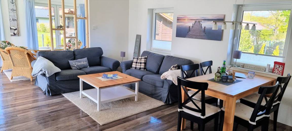 Photo of Livingroom in Damp