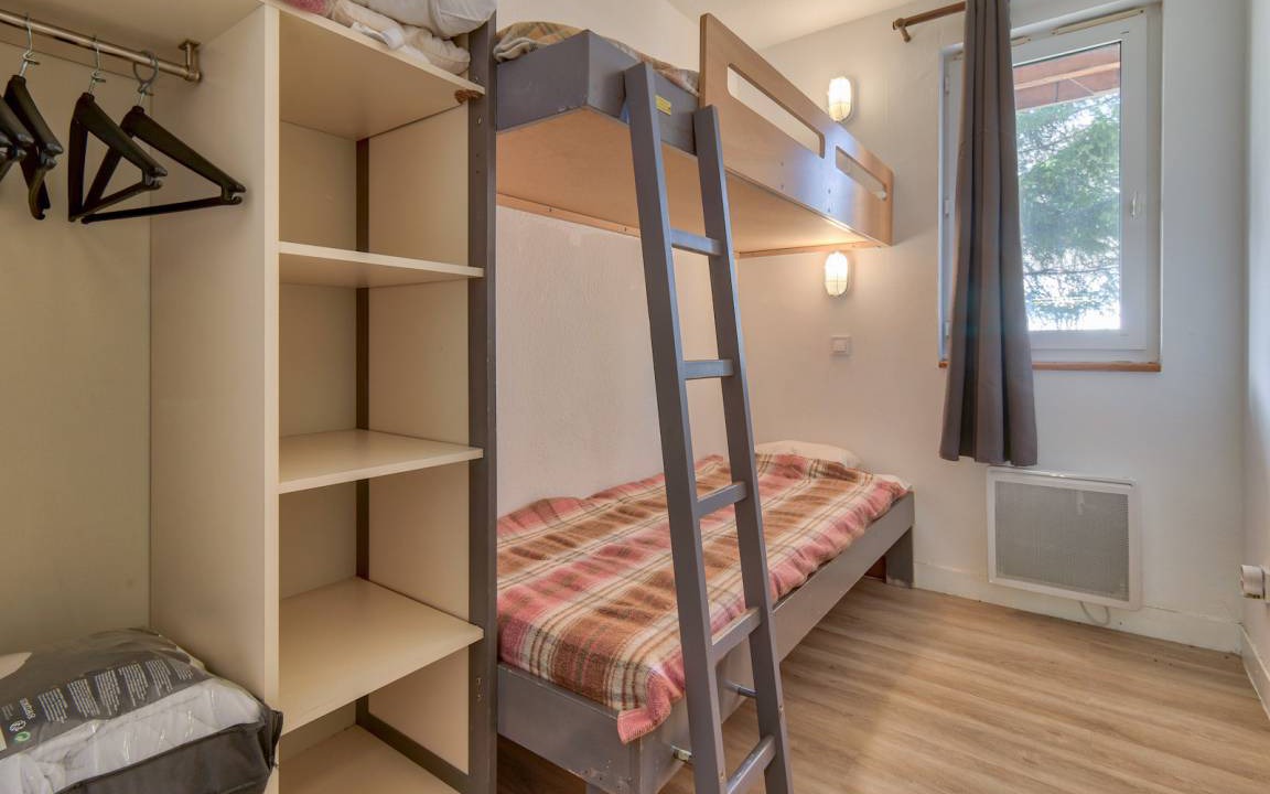 Photo of Bedroom in Genos