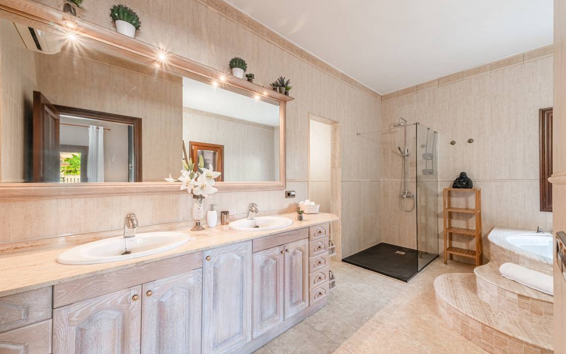 Photo of Bathroom in Crestatx