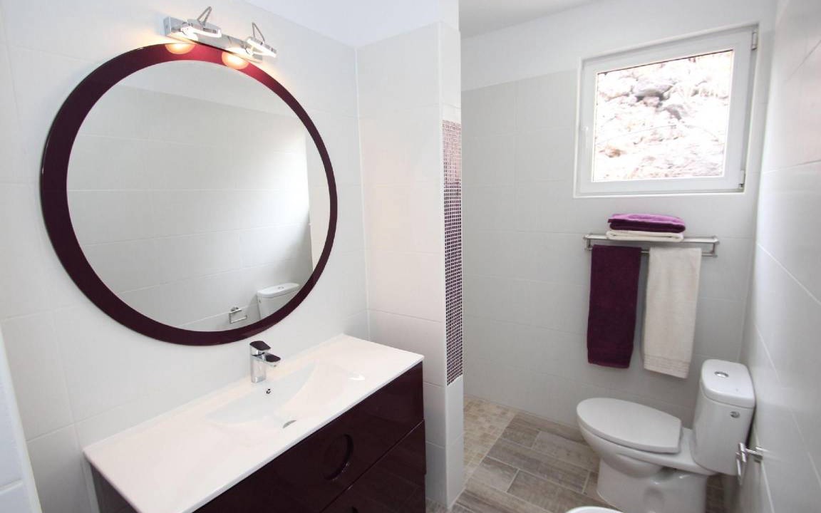 Photo of Bathroom in Chio