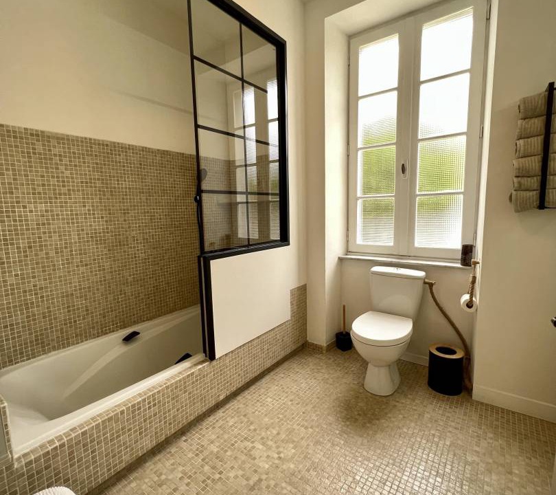 Photo of Bathroom in Saint-Martin-Lalande