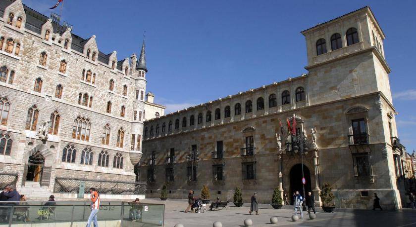 Photo of Buildings in Leon City Centre