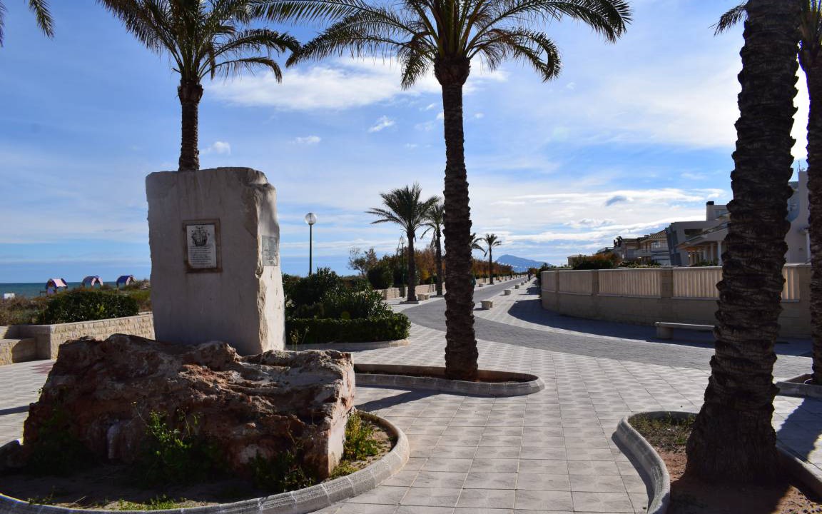 Photo of Others in Oliva