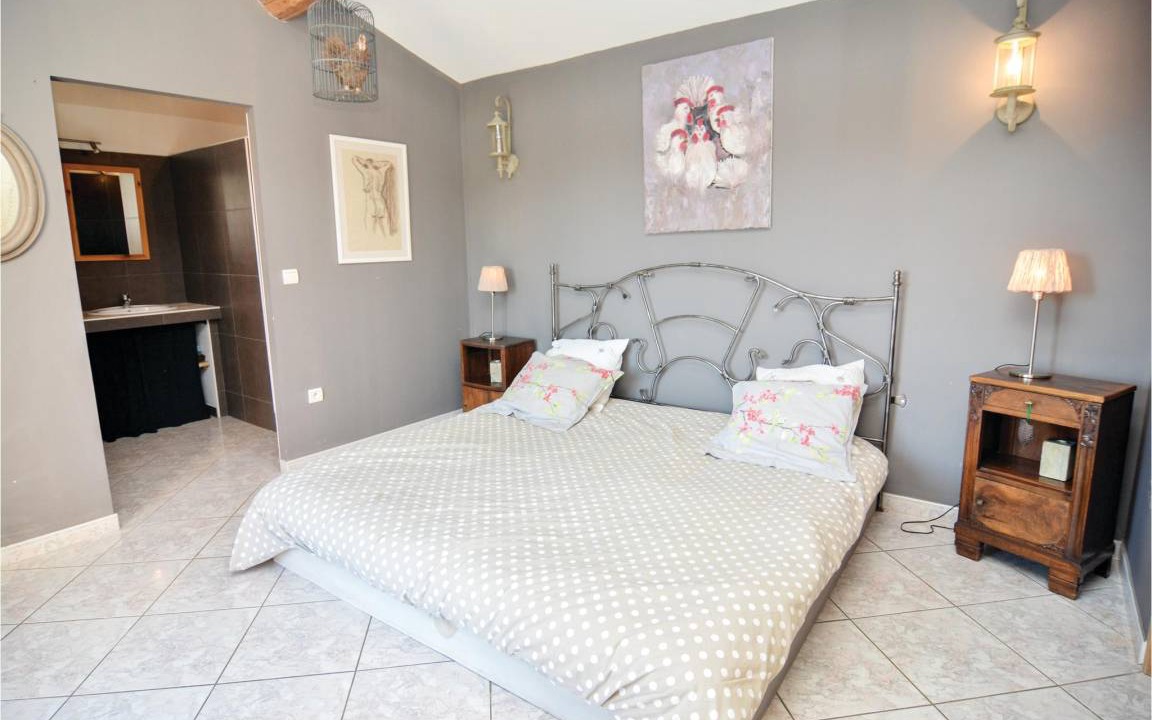 Photo of Bedroom in Eyguieres