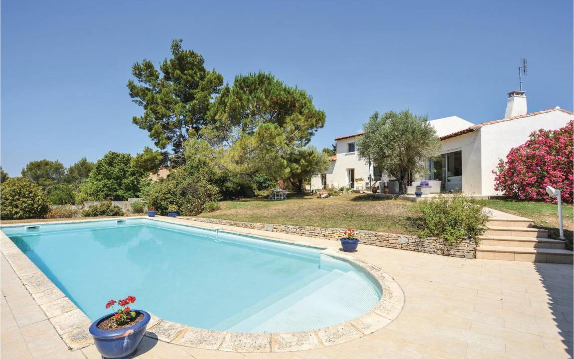Photo of Others in Garrigues