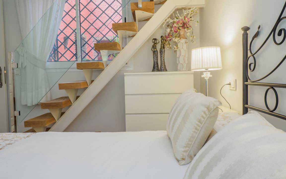Photo of Bedroom in Coin