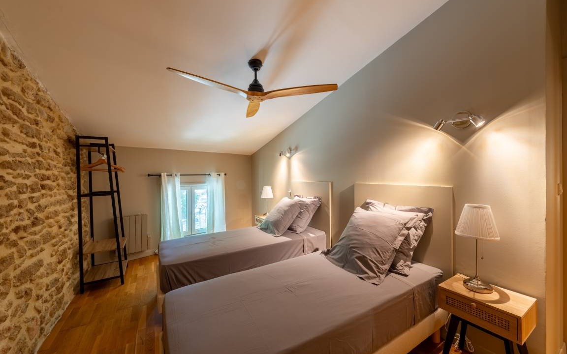Photo of Bedroom in Suze-la-Rousse