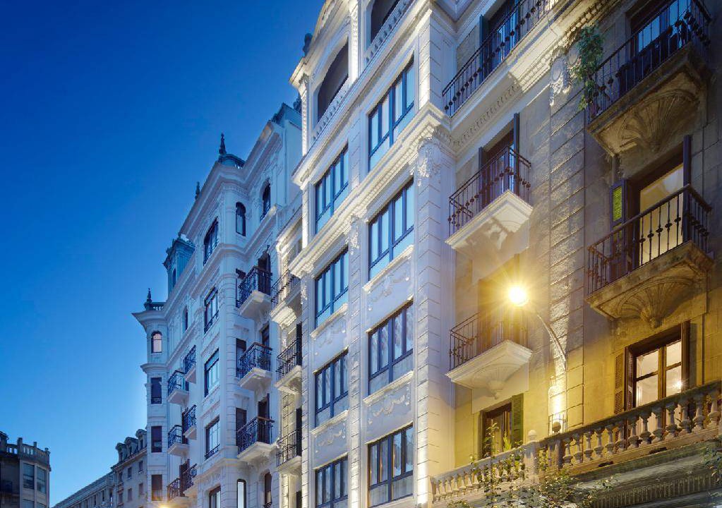Photo of Buildings in Gros