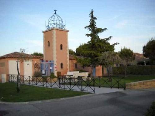 Photo of Buildings in Eyguieres