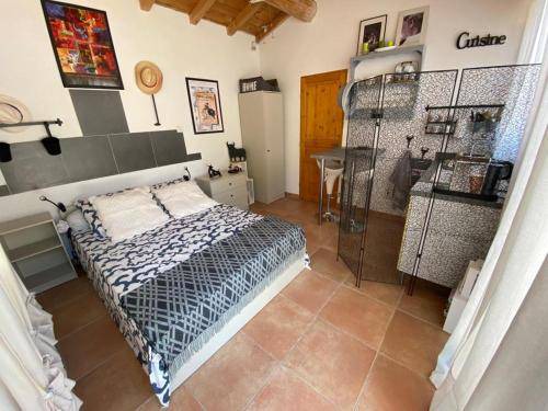 Photo of Bedroom in Ledenon