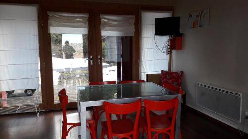 Photo of Livingroom in Lac-des-Rouges-Truites
