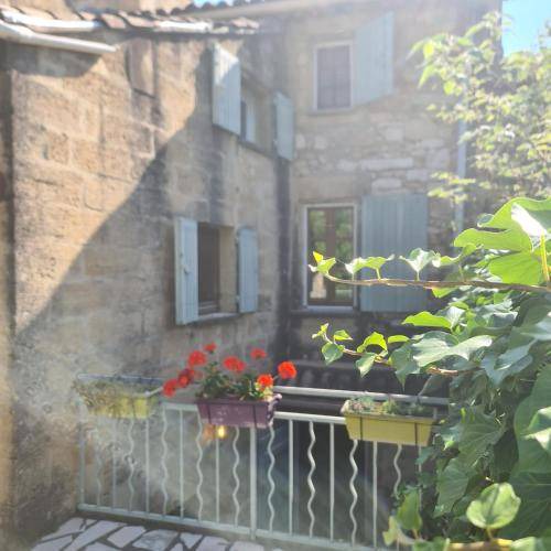Photo of Buildings in Collias