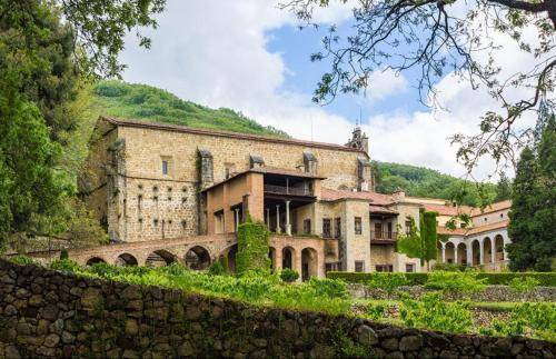 Photo of Buildings in Torremenga