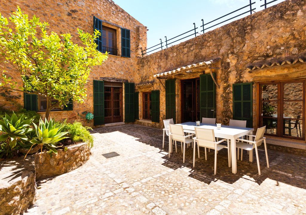 Photo of Buildings in Esporles