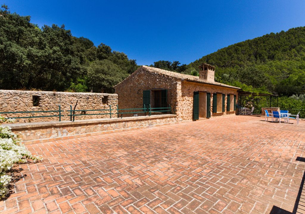 Photo of Buildings in Esporles
