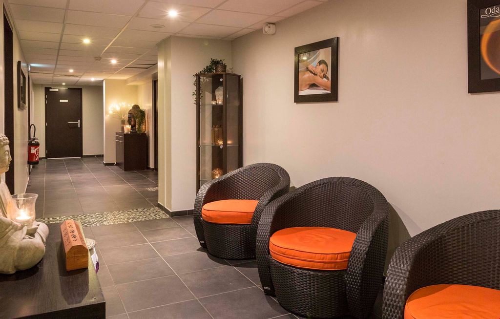Photo of Livingroom in Ferney-Voltaire
