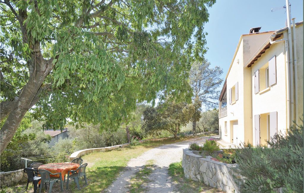 Photo of Buildings in Les 3 Ponts