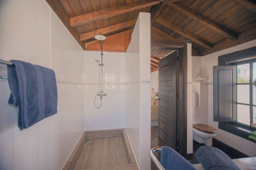 Photo of Bathroom in Haria