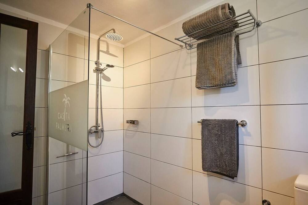 Photo of Bathroom in Haria
