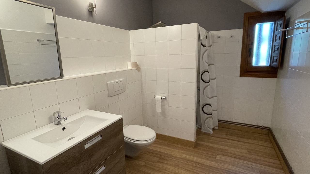 Photo of Bathroom in Madarcos
