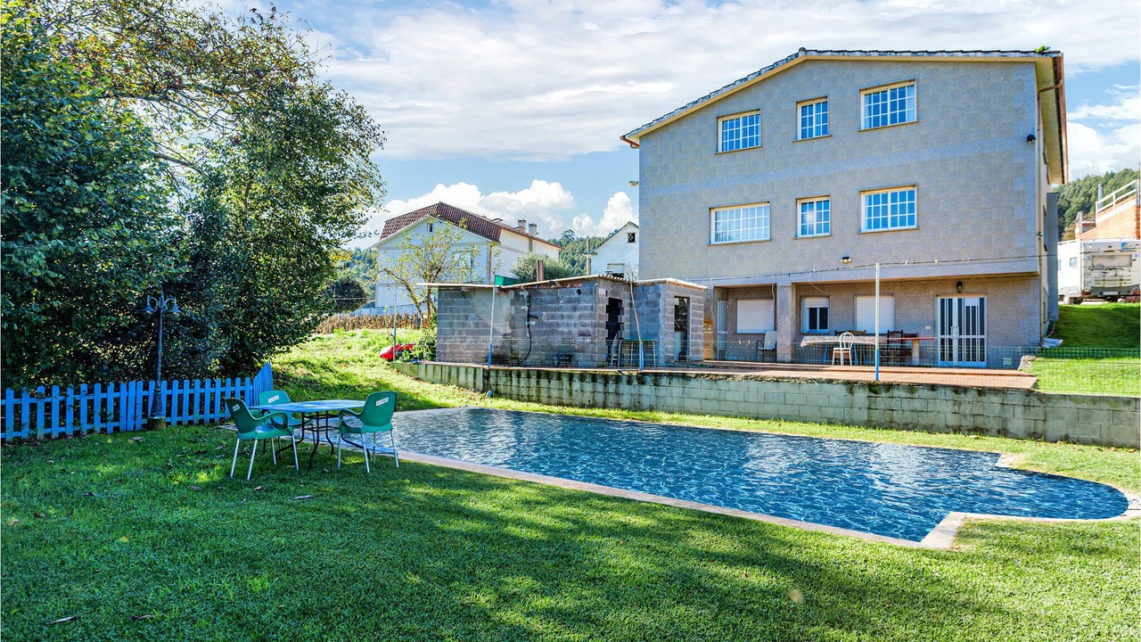 Photo of Outdoor in Samieira
