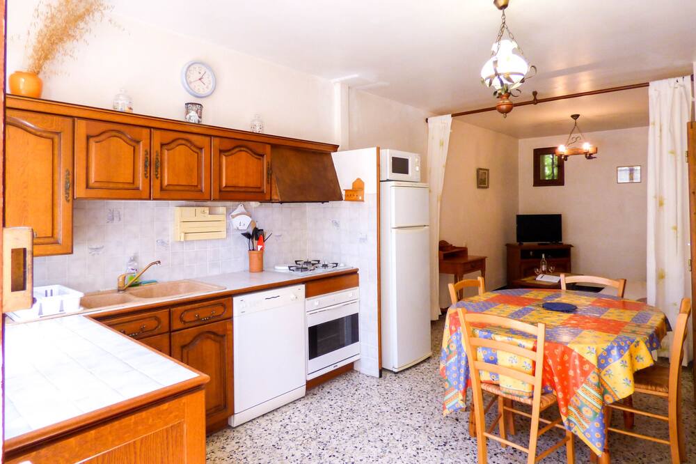 Photo of Kitchen in Labastide-de-Virac