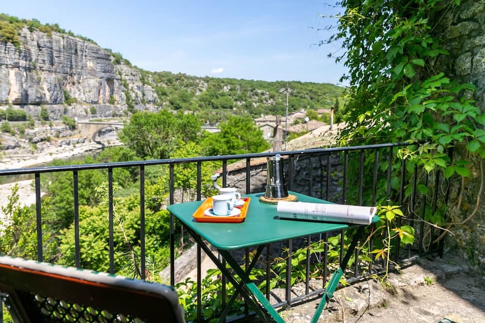 Photo of Patio Balcony in Balazuc