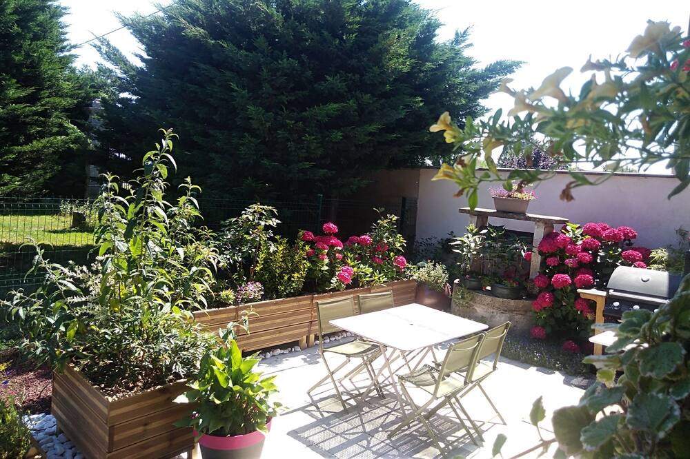 Photo of Patio Balcony in Saint-Maurice-en-Riviere