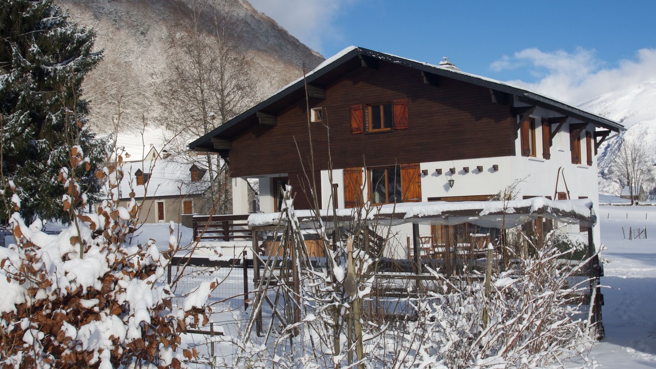 Photo of Outdoor in Campan