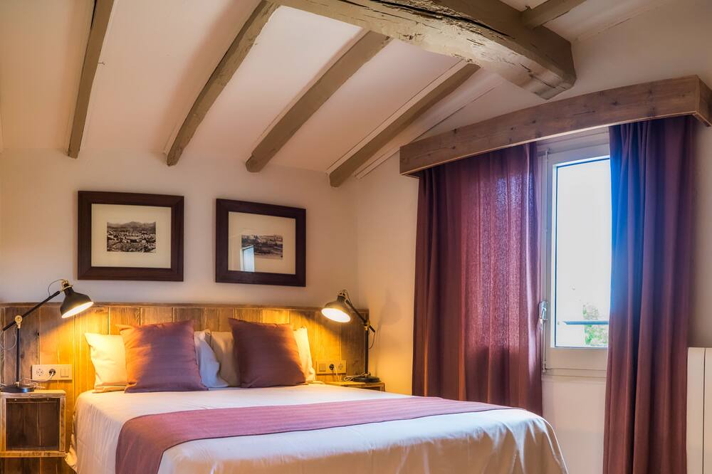 Photo of Bedroom in Besalu