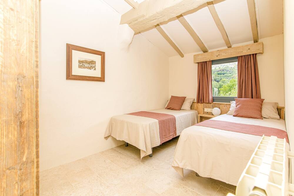 Photo of Bedroom in Besalu