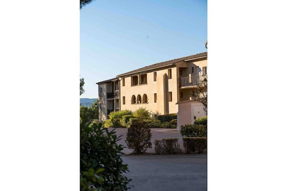 Photo of Outdoor in Pont Royal