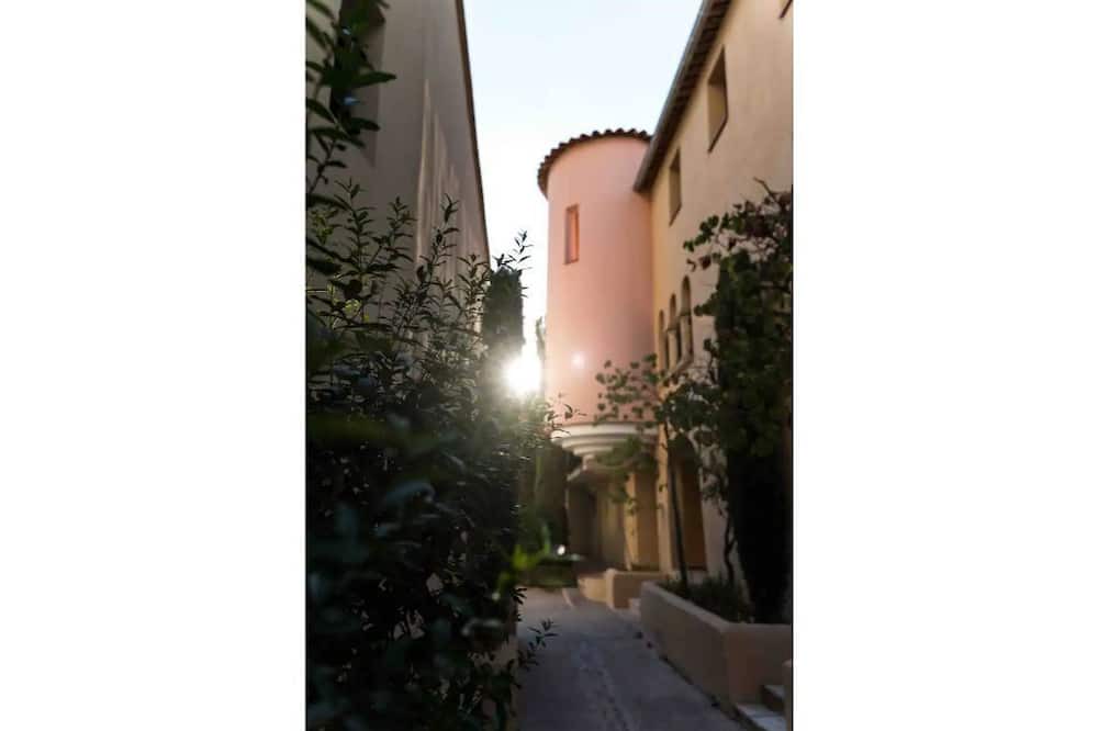 Photo of Outdoor in Pont Royal