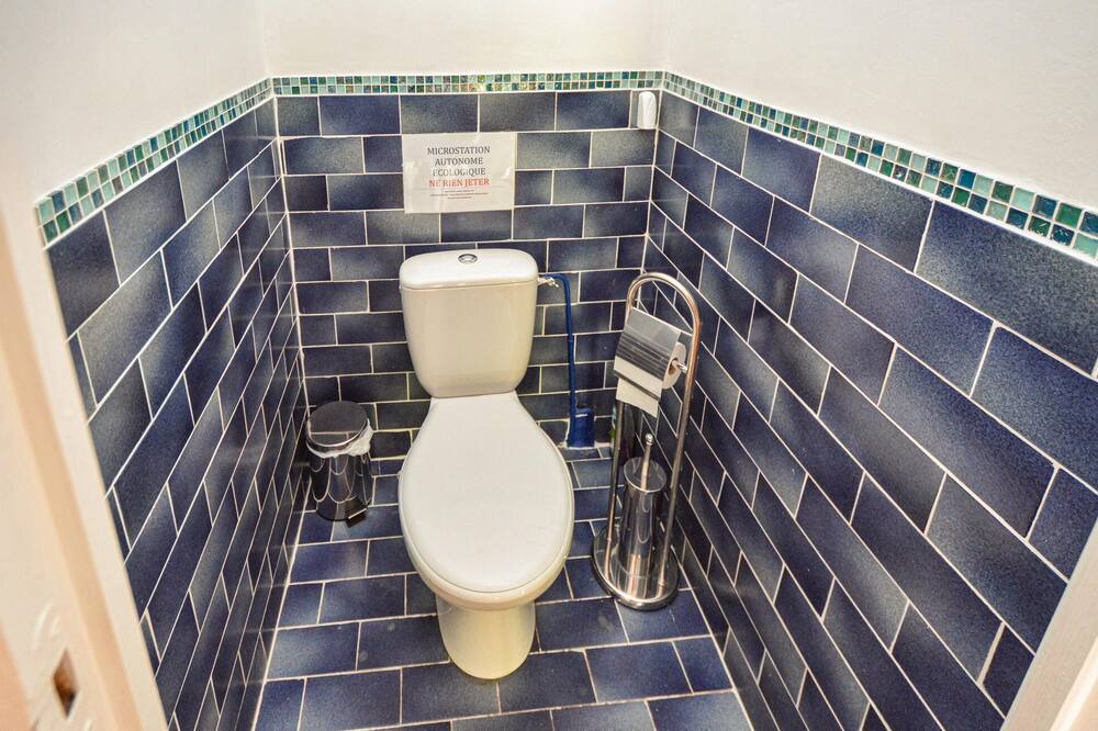 Photo of Bathroom in Beauvoisin